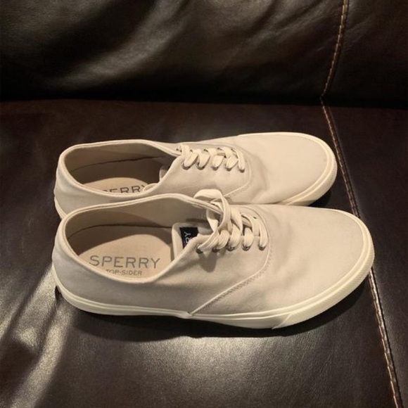 Sperry. Size 7.5. - Picture 2 of 5